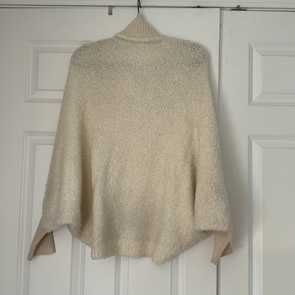 BCBGMAXZARIA High-Low Turtleneck Sweater Size M - Picture 6 of 8